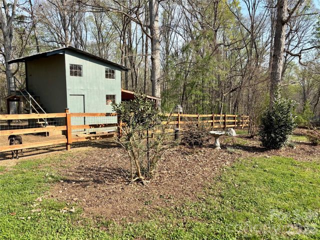 109 Green Acres Road, Mount Holly, NC 28120