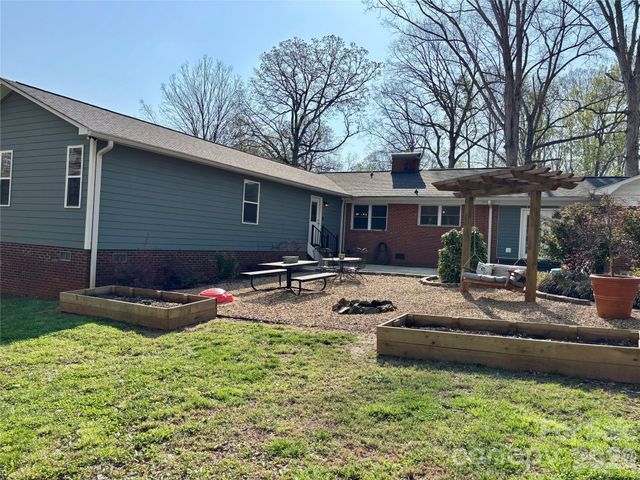 109 Green Acres Road, Mount Holly, NC 28120