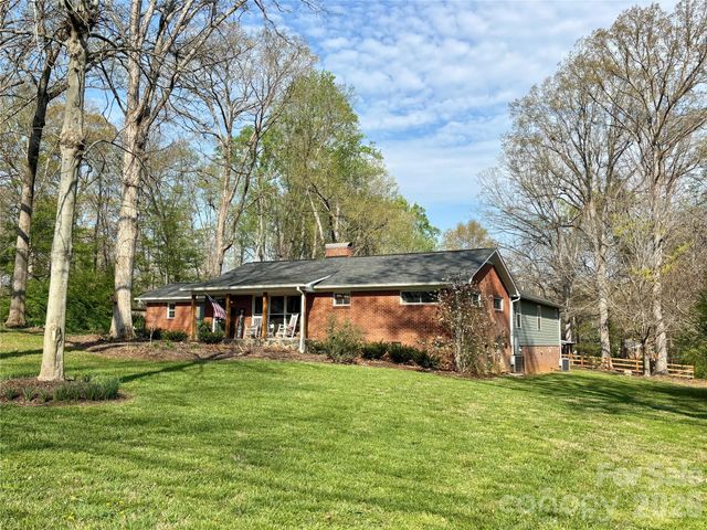 109 Green Acres Road, Mount Holly, NC 28120