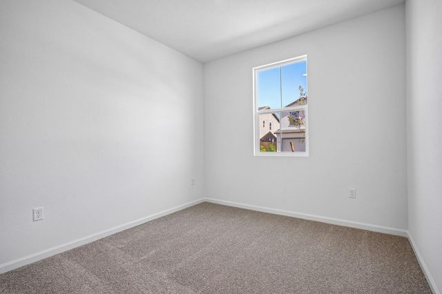 2612 Coopers Hawk Ln, Modesto, CA 95357