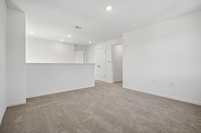 2612 Coopers Hawk Ln, Modesto, CA 95357