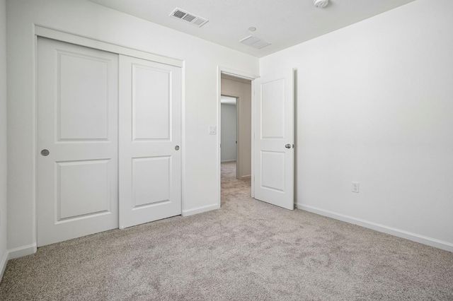 2612 Coopers Hawk Ln, Modesto, CA 95357