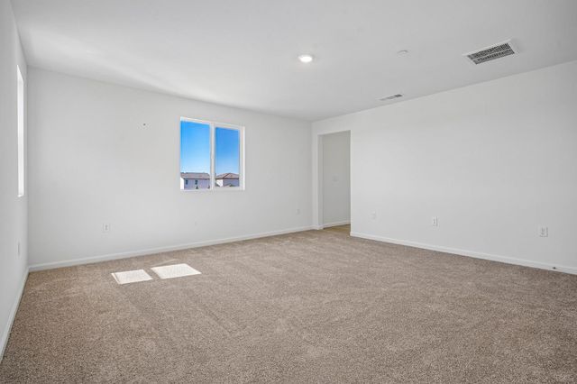 2612 Coopers Hawk Ln, Modesto, CA 95357
