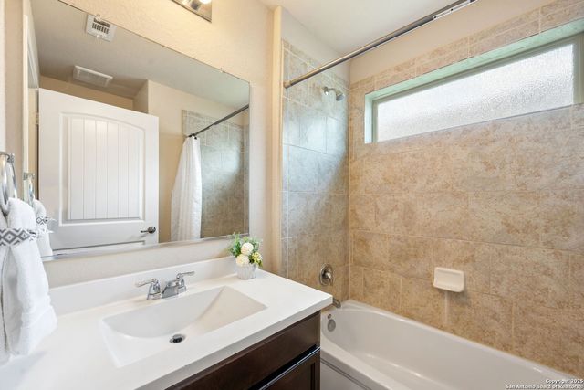 7115 Azalea Sq, San Antonio, TX 78218