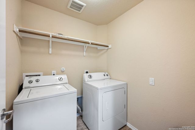 7115 Azalea Sq, San Antonio, TX 78218