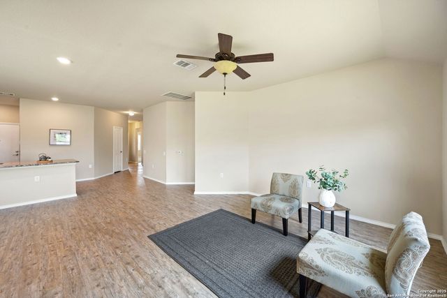 7115 Azalea Sq, San Antonio, TX 78218
