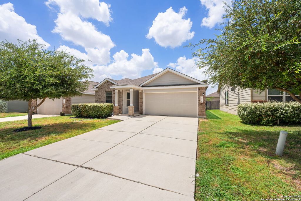 7115 Azalea Sq, San Antonio, TX 78218