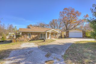 4319 S Duquesne Road, Joplin, MO 64804