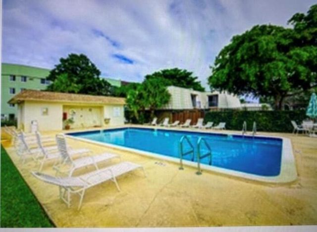 1700 Embassy Drive 105, West Palm Beach, FL 33401