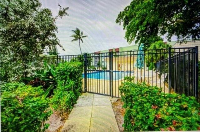 1700 Embassy Drive 105, West Palm Beach, FL 33401