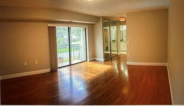1700 Embassy Drive 105, West Palm Beach, FL 33401