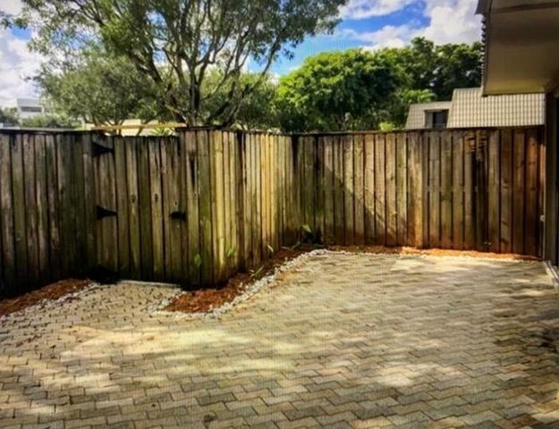 1700 Embassy Drive 105, West Palm Beach, FL 33401