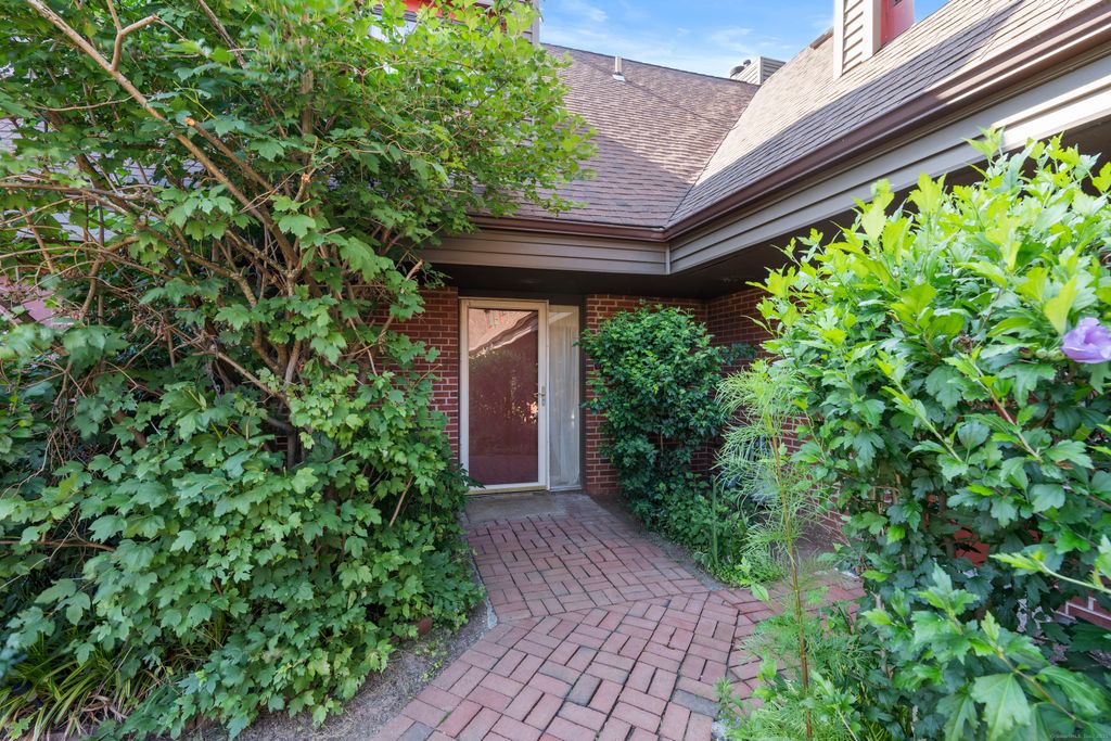 14 Montoya Drive 14, Branford, CT 06405