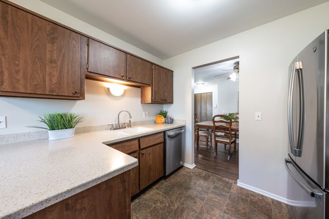 373 Southbury Court D-1, Schaumburg, IL 60193
