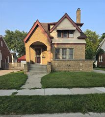 22154 Elmwood Avenue, Eastpointe, MI 48021