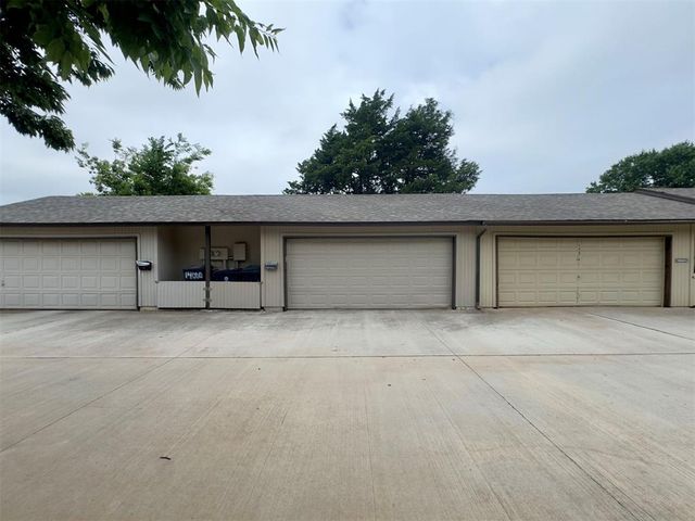 14002 Crossing Way, Edmond, OK 73013