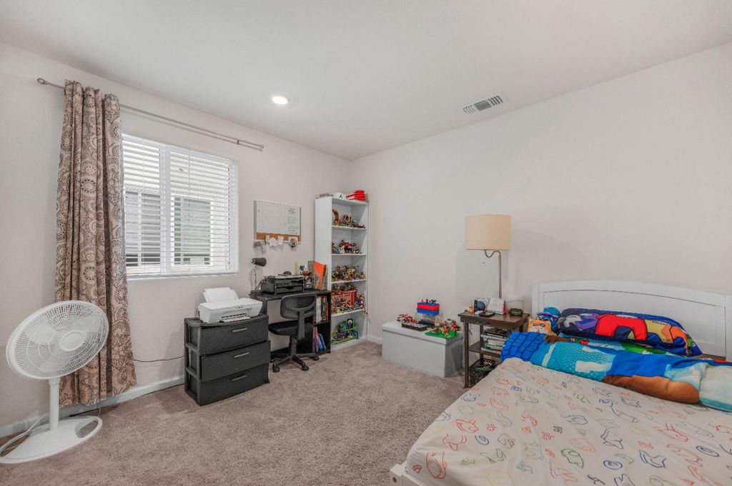 Image 17 of property listing at 6648 E Washington Avenue, Fresno, CA 93727