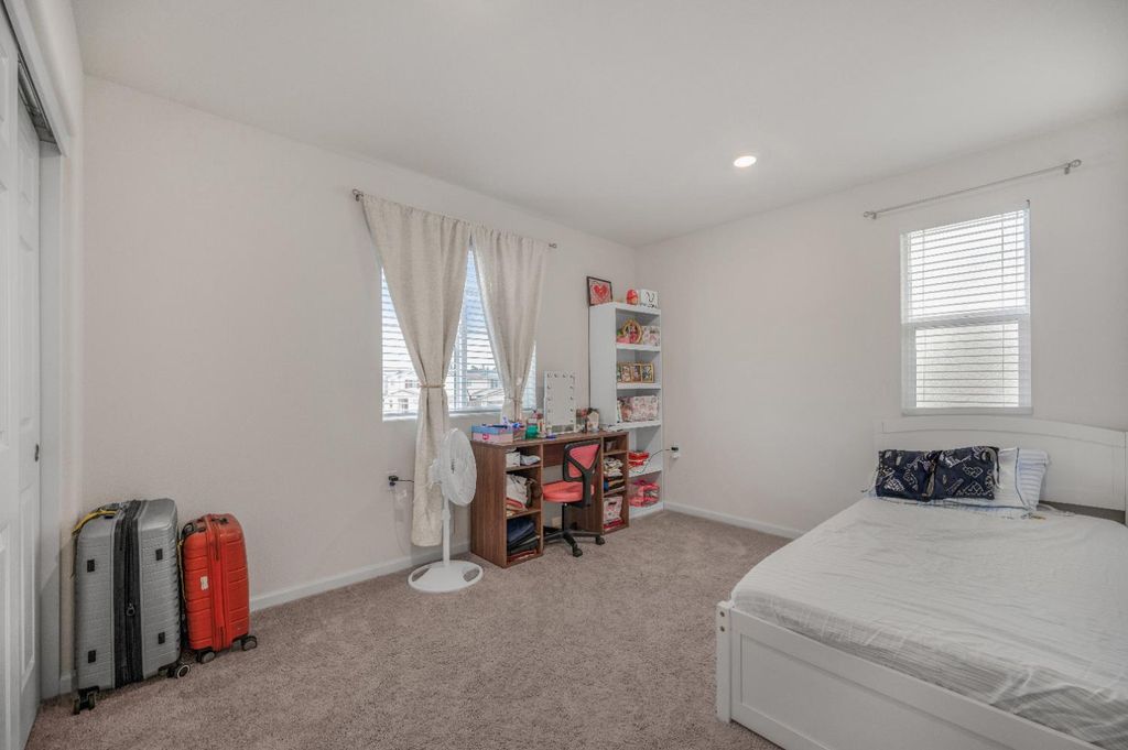 Image 19 of property listing at 6648 E Washington Avenue, Fresno, CA 93727