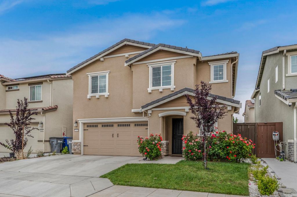 Image 5 of property listing at 6648 E Washington Avenue, Fresno, CA 93727