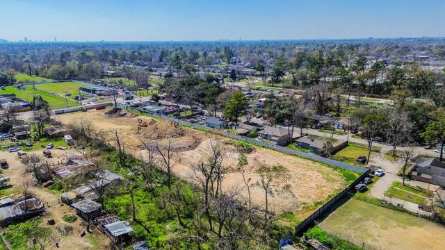 1714 W Little York Road, Houston, TX 77091