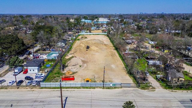 1714 W Little York Road, Houston, TX 77091