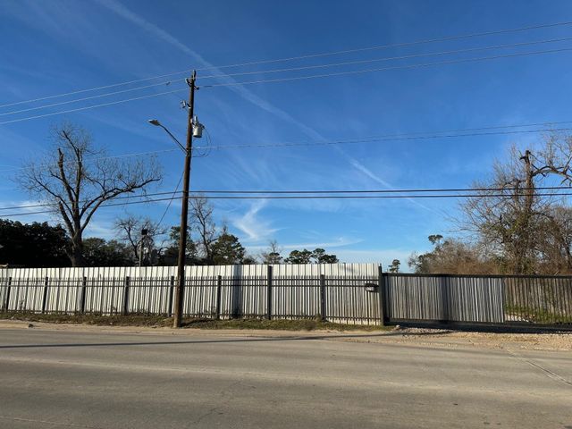 1714 W Little York Road, Houston, TX 77091