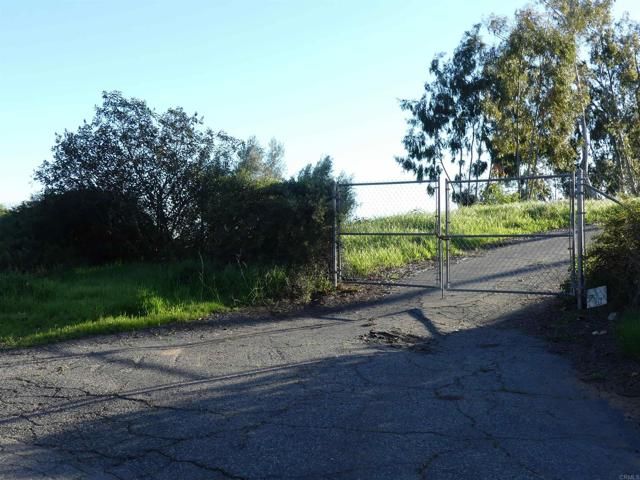 725 Yucca Road, Fallbrook, CA 92028