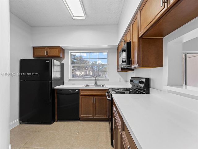 720 Cypress Ln F9, Deerfield Beach, FL 33064