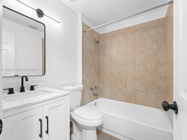 720 Cypress Ln F9, Deerfield Beach, FL 33064