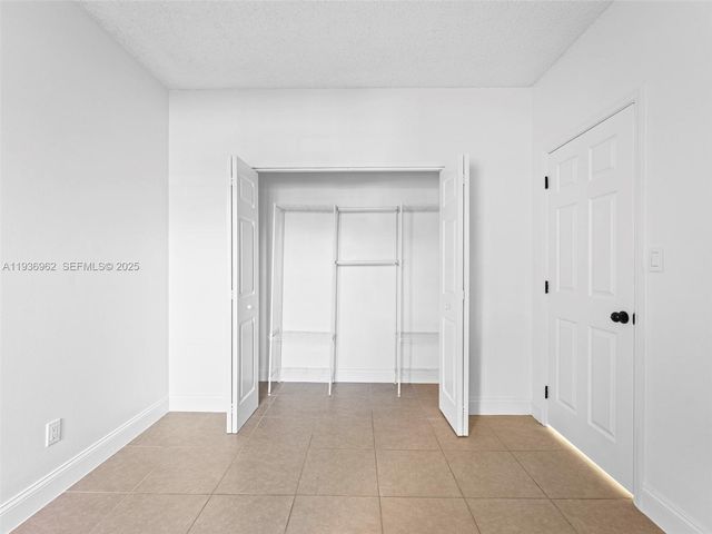 720 Cypress Ln F9, Deerfield Beach, FL 33064