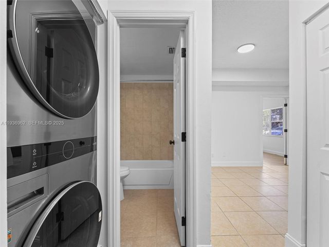 720 Cypress Ln F9, Deerfield Beach, FL 33064