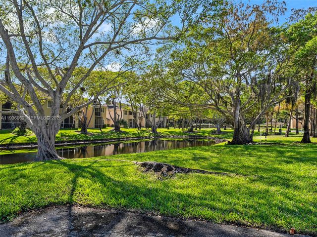 720 Cypress Ln F9, Deerfield Beach, FL 33064