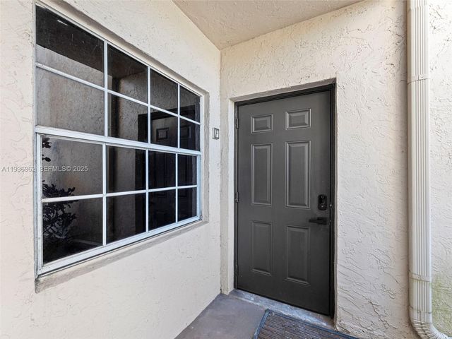 720 Cypress Ln F9, Deerfield Beach, FL 33064