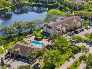 720 Cypress Ln F9, Deerfield Beach, FL 33064