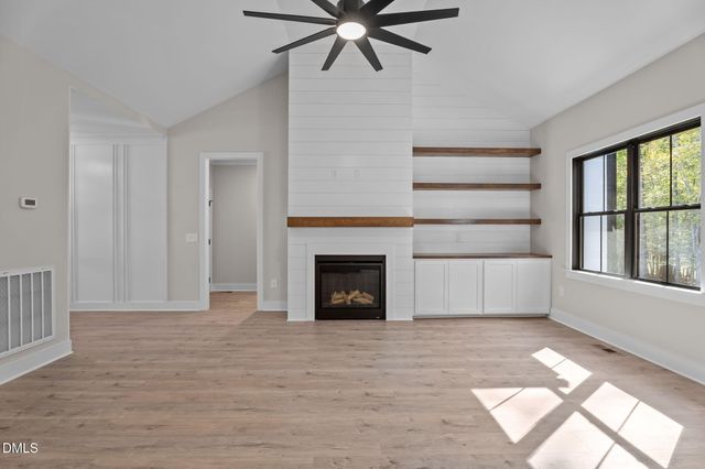 280 Stonewood Loop Lane, Henderson, NC 27537