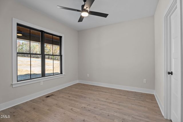 280 Stonewood Loop Lane, Henderson, NC 27537