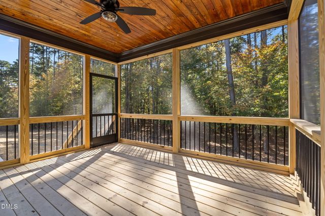 280 Stonewood Loop Lane, Henderson, NC 27537