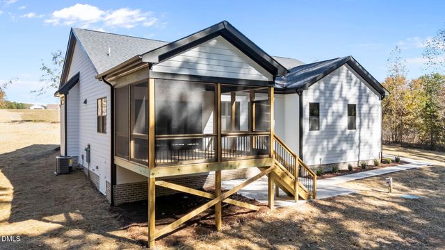 280 Stonewood Loop Lane, Henderson, NC 27537