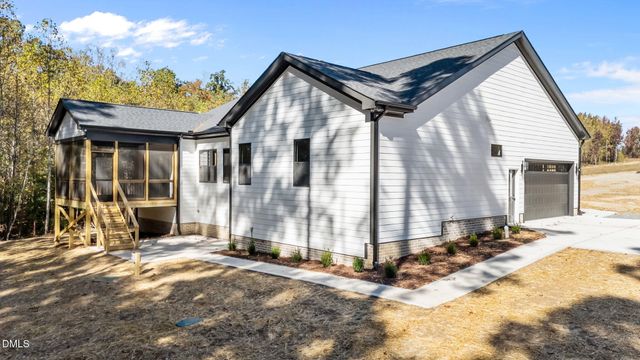 280 Stonewood Loop Lane, Henderson, NC 27537