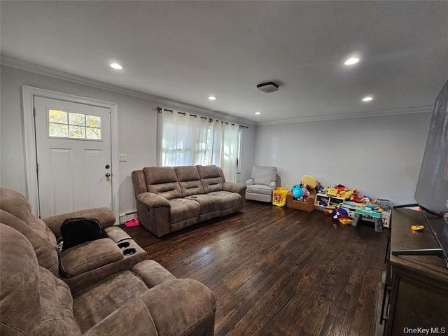 228 Hudson Avenue, Lake Grove, NY 11755