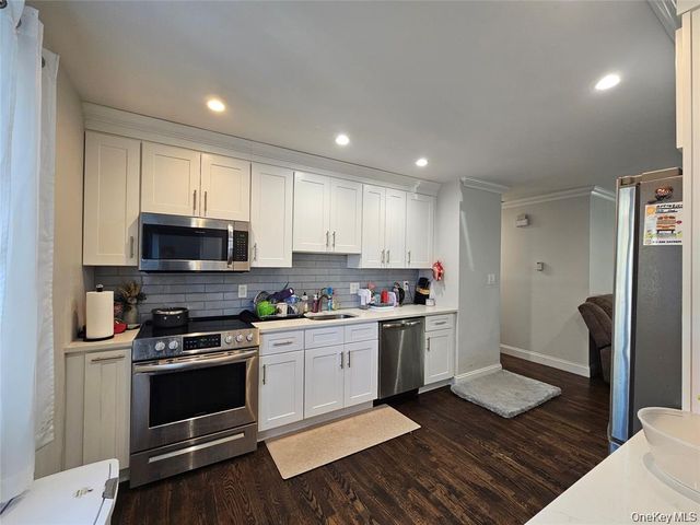 228 Hudson Avenue, Lake Grove, NY 11755