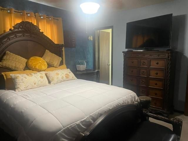 3210 E Navajo Ln, Wichita, KS 67216