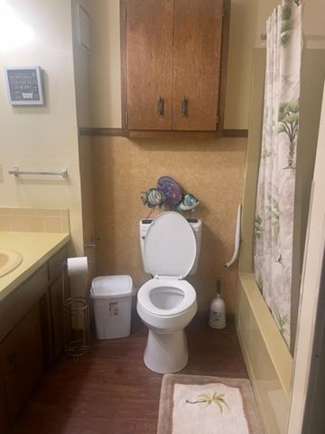 3210 E Navajo Ln, Wichita, KS 67216