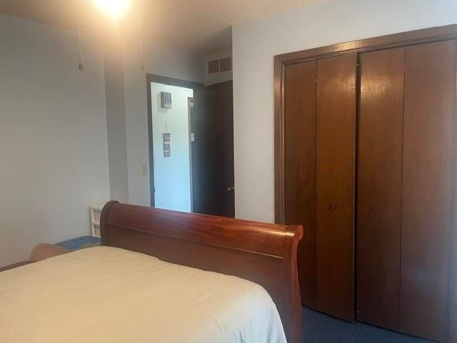 3210 E Navajo Ln, Wichita, KS 67216