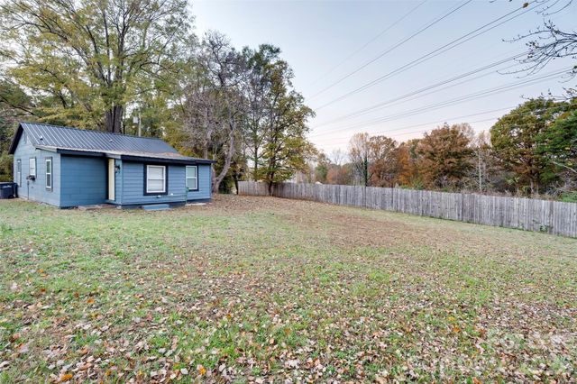 1327 11th Street, Statesville, NC 28677