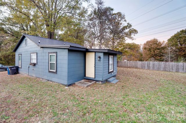 1327 11th Street, Statesville, NC 28677