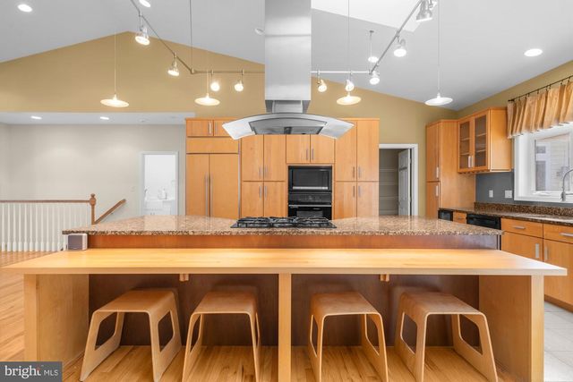 302 N TULPEHOCKEN RD, Reading, PA 19601