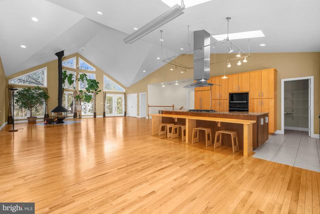 302 N TULPEHOCKEN RD, Reading, PA 19601