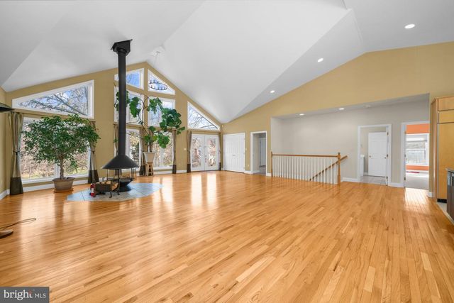 302 N TULPEHOCKEN RD, Reading, PA 19601