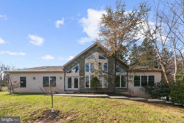 302 N TULPEHOCKEN RD, Reading, PA 19601